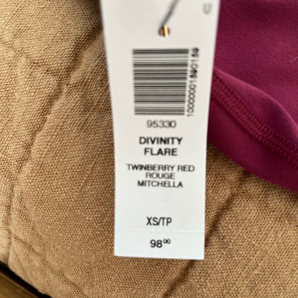 Aritzia/Lululemon Athleisure bundle flare leggings - Picture 12 of 14
